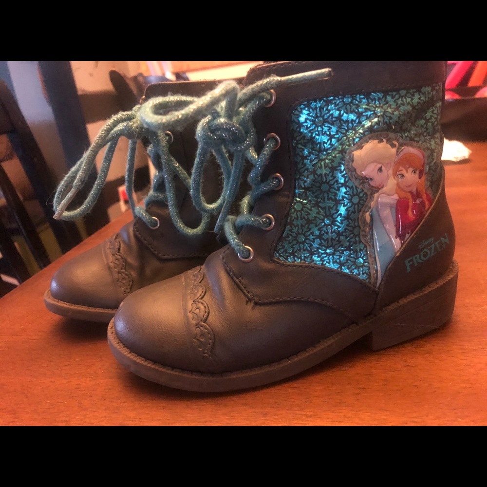 KIDS - size 10 frozen boots!
